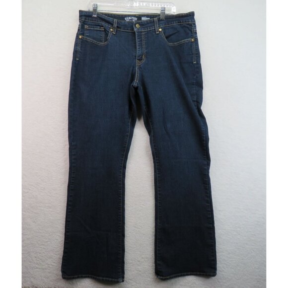 Levi Jeans Womens Size 18M Totally Shaping Signature Boot Cut Dark Wash Denim - Picture 1 of 11